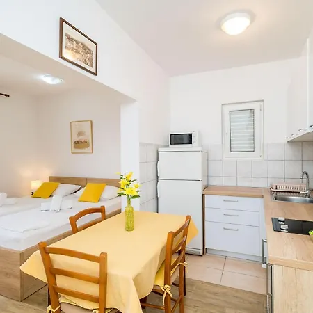 Apartment Nenada *