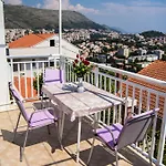 Appartement Nenada *