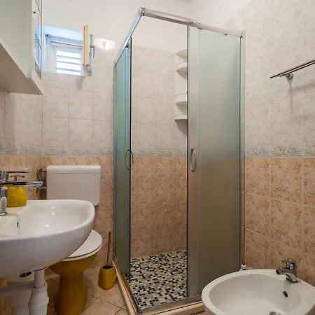 Appartement Nenada *